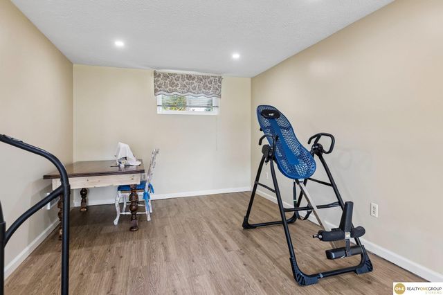 111 Summerset Circle, Papillion, NE 68133