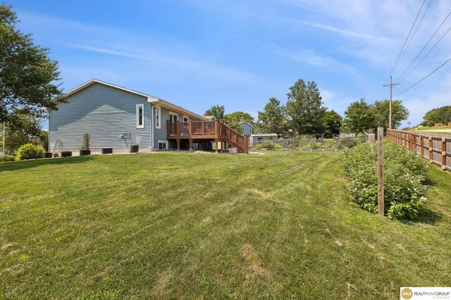 111 Summerset Circle, Papillion, NE 68133