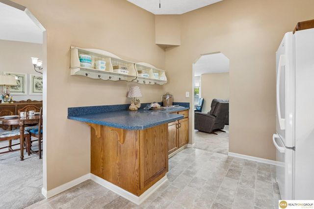 111 Summerset Circle, Papillion, NE 68133