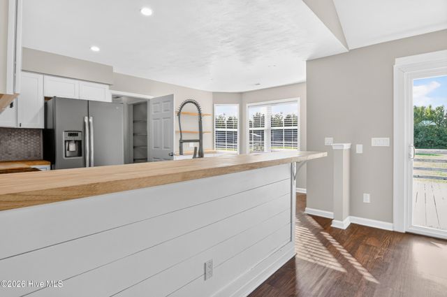 100 Carolina Road, Moyock, NC 27958