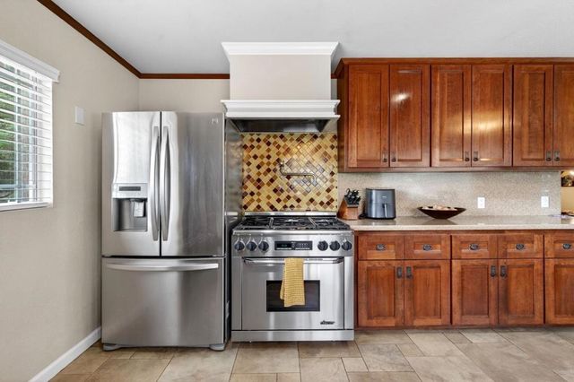 6870 Lakeview Drive, Salinas, CA 93907