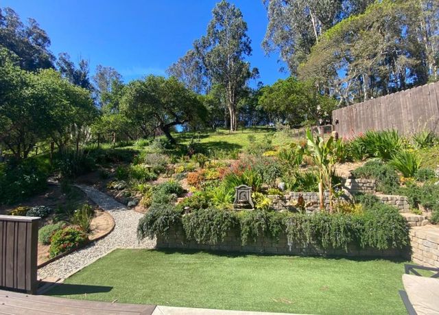 6870 Lakeview Drive, Salinas, CA 93907