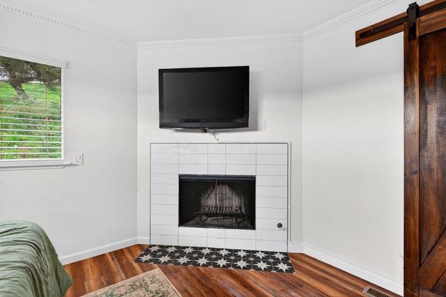 6870 Lakeview Drive, Salinas, CA 93907