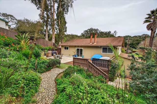 6870 Lakeview Drive, Salinas, CA 93907