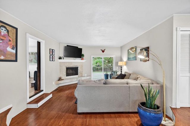 6870 Lakeview Drive, Salinas, CA 93907