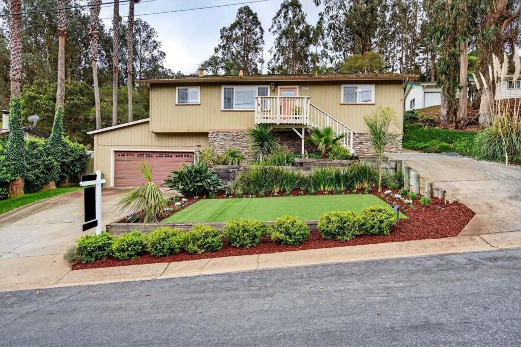 6870 Lakeview Drive, Salinas, CA 93907