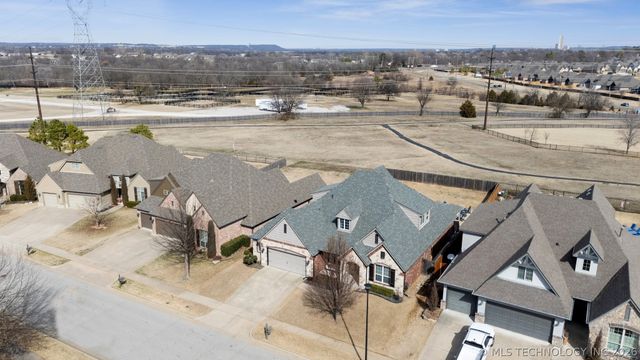 2101 W 117th Street, Jenks, OK 74037