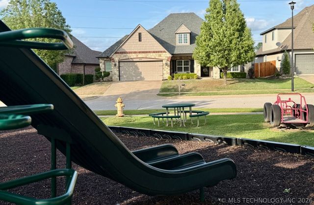 2101 W 117th Street, Jenks, OK 74037