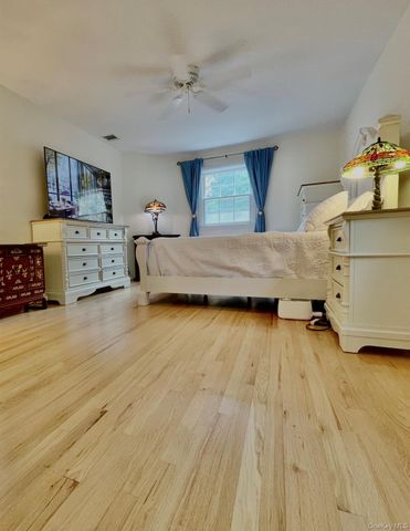 21 Noyes Lane, Huntington, NY 11743