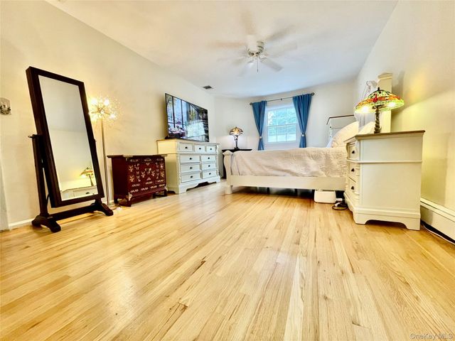21 Noyes Lane, Huntington, NY 11743