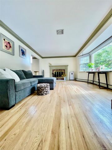 21 Noyes Lane, Huntington, NY 11743