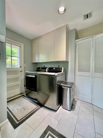 21 Noyes Lane, Huntington, NY 11743