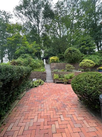 21 Noyes Lane, Huntington, NY 11743