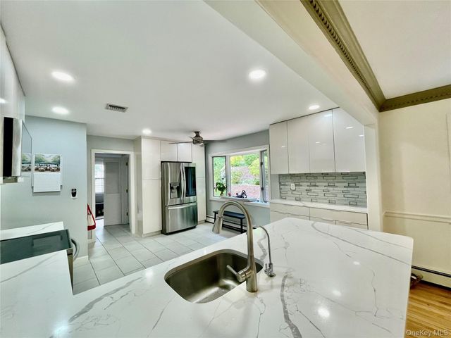 21 Noyes Lane, Huntington, NY 11743