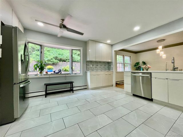 21 Noyes Lane, Huntington, NY 11743