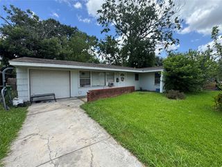 5951 Willow Glen Drive, Houston, TX 77033