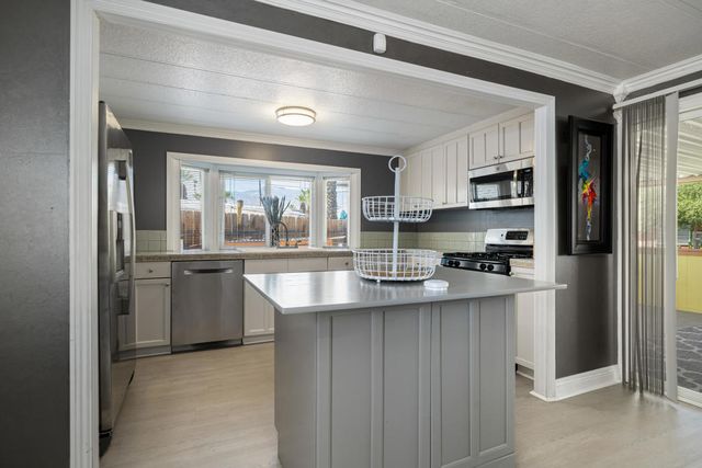 306 Logenita Street, Palm Springs, CA 92264