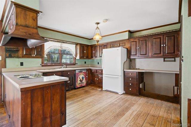 42 Senne Road, Northport, NY 11768