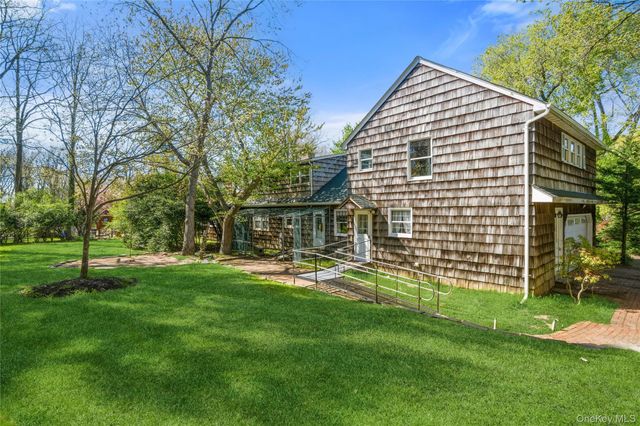42 Senne Road, Northport, NY 11768