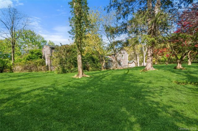 42 Senne Road, Northport, NY 11768