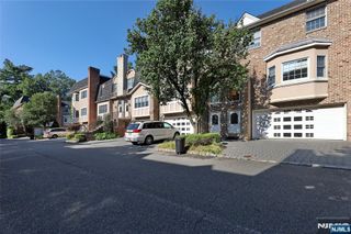137 Stonegate Trail 38, Cresskill, NJ 07626