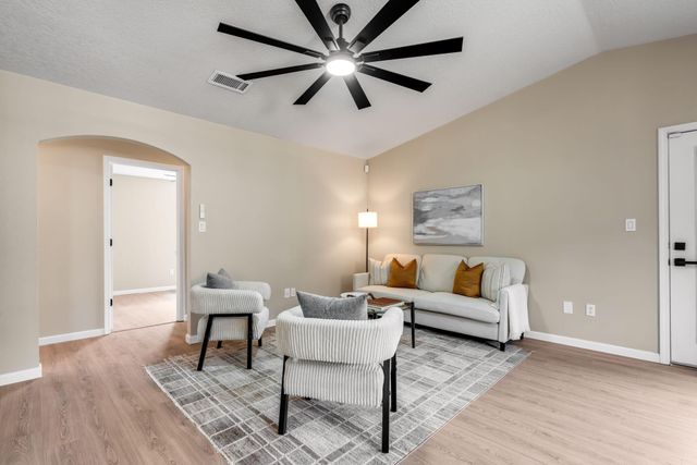 6419 Amberside Road NW, Albuquerque, NM 87120