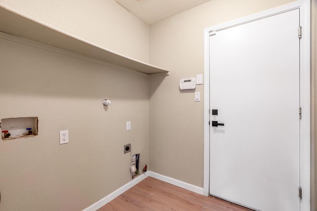 6419 Amberside Road NW, Albuquerque, NM 87120