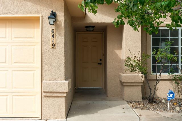 6419 Amberside Road NW, Albuquerque, NM 87120