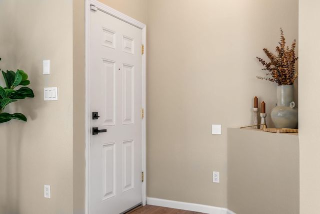 6419 Amberside Road NW, Albuquerque, NM 87120