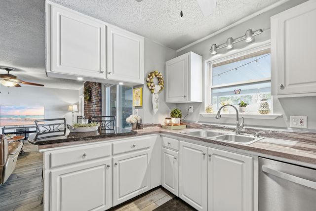 13 Japonica Lane, Shalimar, FL 32579