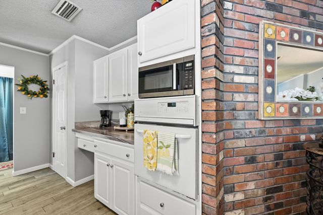 13 Japonica Lane, Shalimar, FL 32579