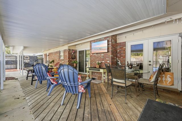 13 Japonica Lane, Shalimar, FL 32579