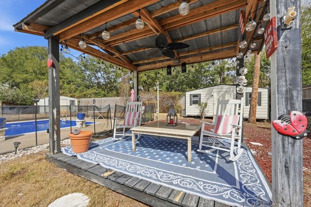 13 Japonica Lane, Shalimar, FL 32579