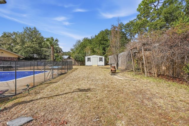 13 Japonica Lane, Shalimar, FL 32579