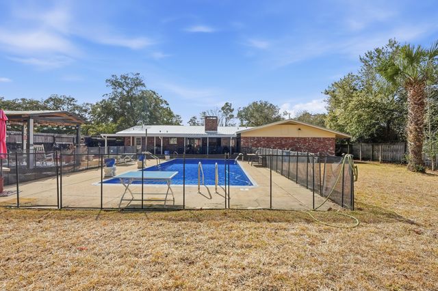 13 Japonica Lane, Shalimar, FL 32579