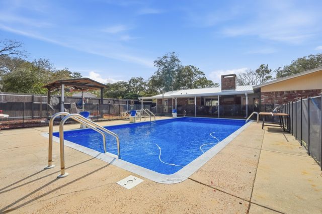 13 Japonica Lane, Shalimar, FL 32579