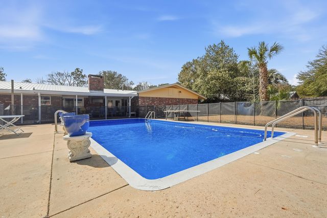 13 Japonica Lane, Shalimar, FL 32579