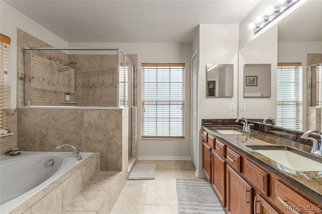 36 Fringetree Street, Homosassa, FL 34446