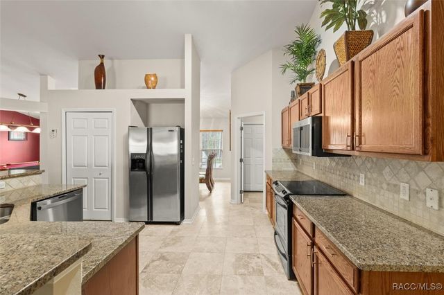 36 Fringetree Street, Homosassa, FL 34446