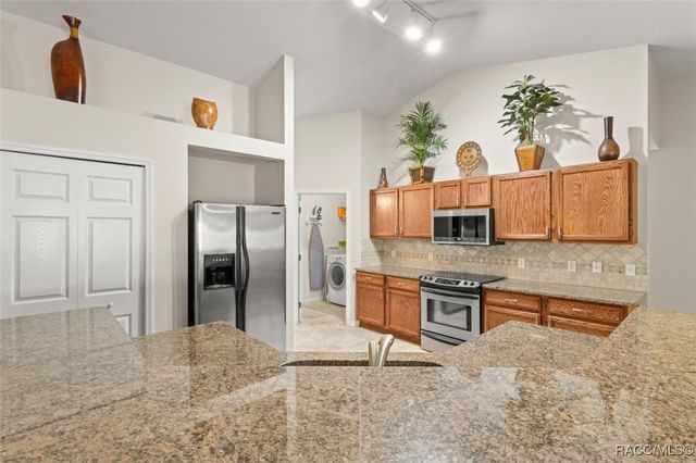 36 Fringetree Street, Homosassa, FL 34446