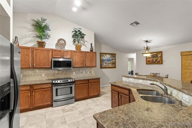 36 Fringetree Street, Homosassa, FL 34446