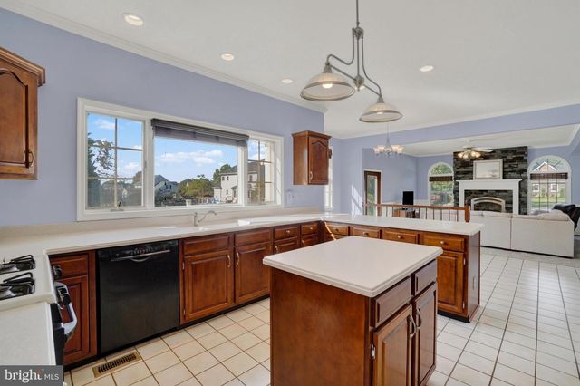 401 S SHAFFER DR, New Freedom, PA 17349