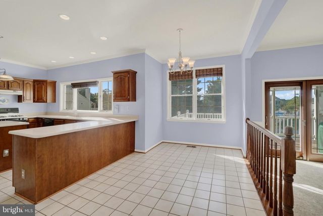 401 S SHAFFER DR, New Freedom, PA 17349