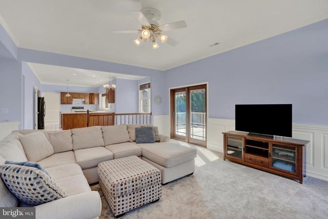 401 S SHAFFER DR, New Freedom, PA 17349