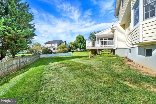 401 S SHAFFER DR, New Freedom, PA 17349