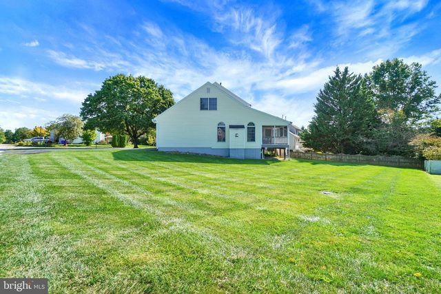 401 S SHAFFER DR, New Freedom, PA 17349