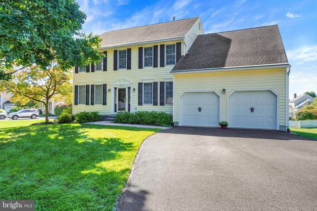 401 S SHAFFER DR, New Freedom, PA 17349