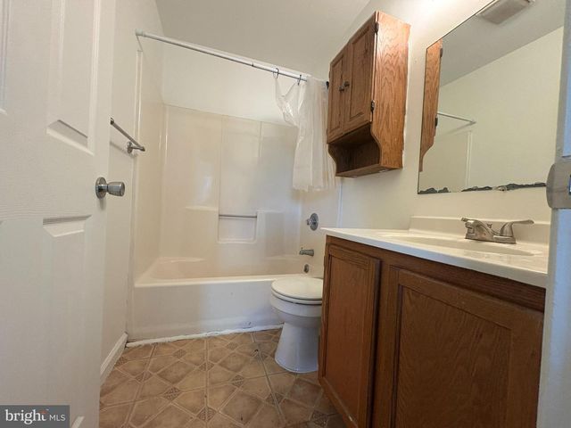 1840 CONDOR LN, Dover, PA 17315