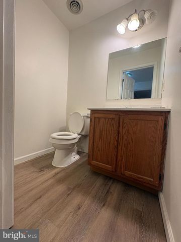 1840 CONDOR LN, Dover, PA 17315