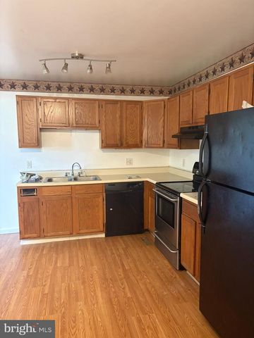 1840 CONDOR LN, Dover, PA 17315